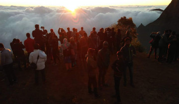 A picture of Kolukkumalai Trekking - Night Stay In Tent