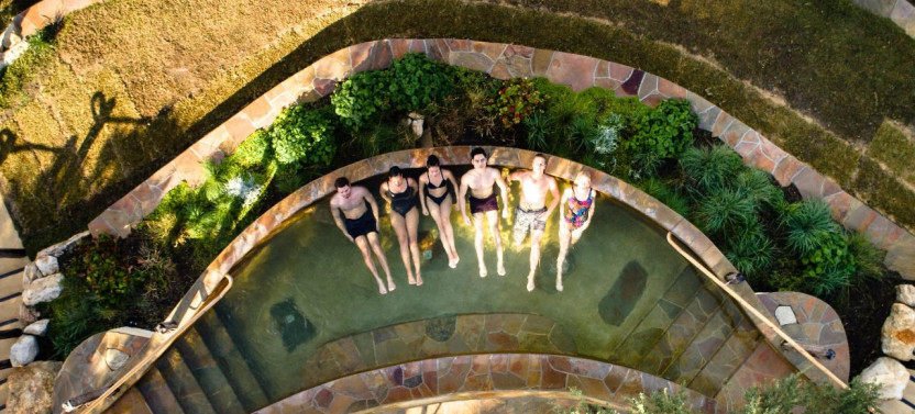 Peninsula Hot Springs Spa Entry & Transfer Bus from Melbourne