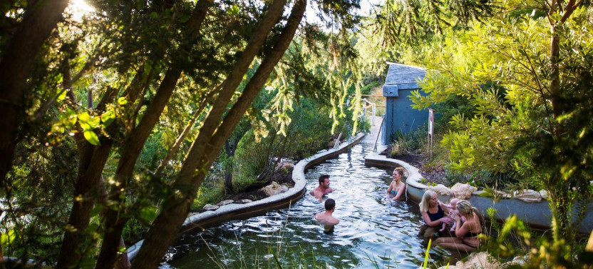 Peninsula Hot Springs Spa Entry & Transfer Bus from Melbourne