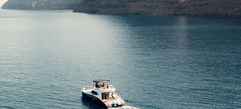 Highland 35 Power Catamaran Private 4h Sunset Cruise