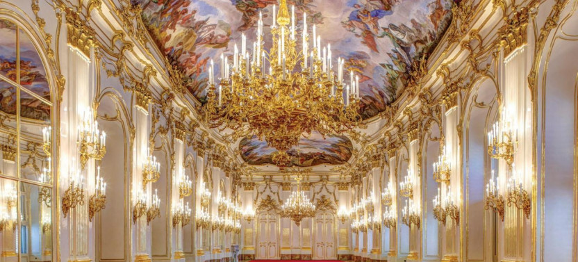 Schönbrunn Palace Audioguide Tour with Orchestra & Opera Concert