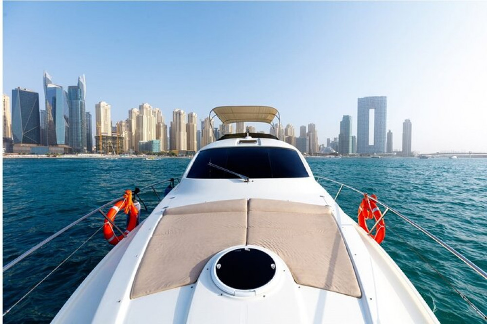 dubai private yacht charter