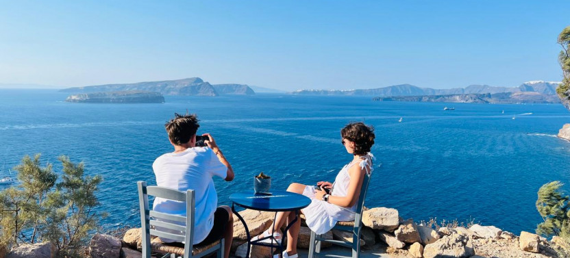 Private Highlights Of Santorini Tour