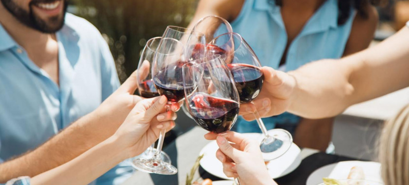 Barcelona Tapas & Wine Tour with a Local Guide