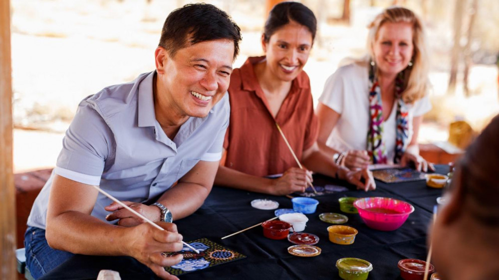 Uluru Aboriginal Art & Cultural Experience Yulara Project Expedition