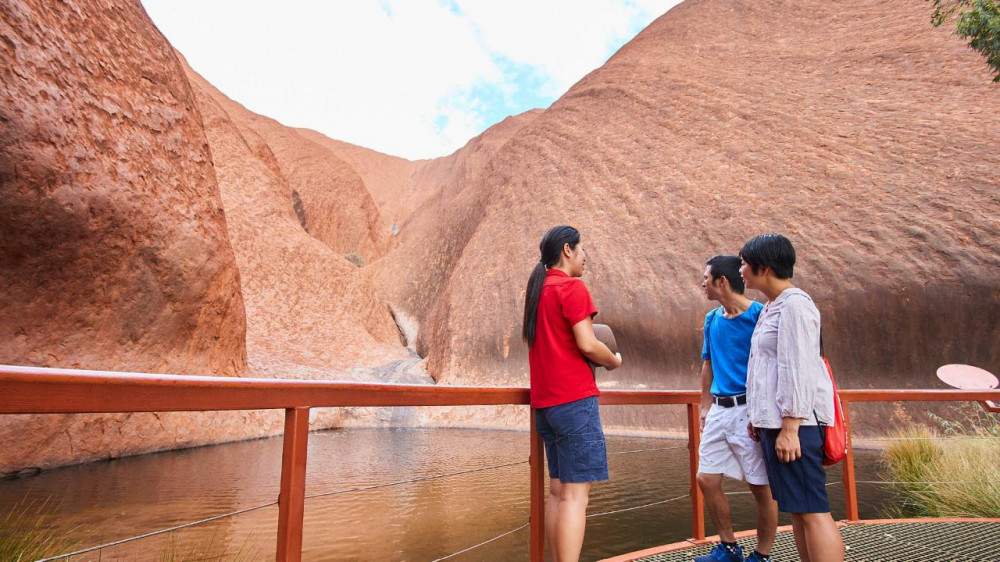 Uluru Sacred Sites & Sunset With Bbq Dinner