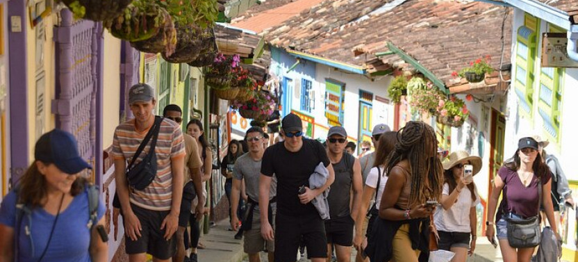Full-day Guatapé (Pueblo De Zocalos) From Medellín