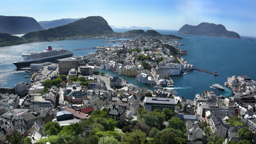 City Sightseeing Hop On Hop Off Alesund
