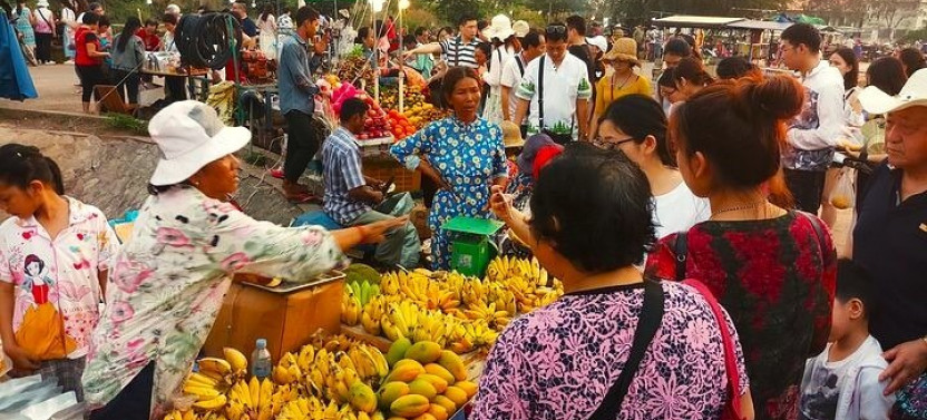 Siem Reap Street Foods Tour by Tuk Tuk with Personal Guide