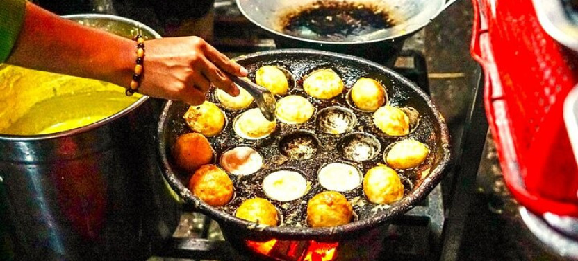 Siem Reap Street Foods Tour by Tuk Tuk with Personal Guide