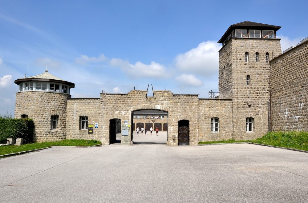 concentration camp tourism
