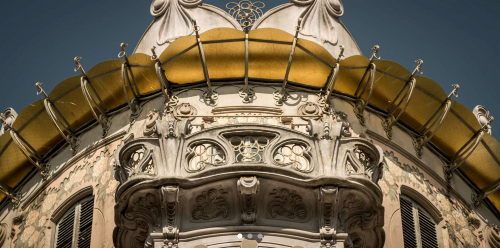 Turin: Art Nouveau Guided Walking Tour With a Coffee Break