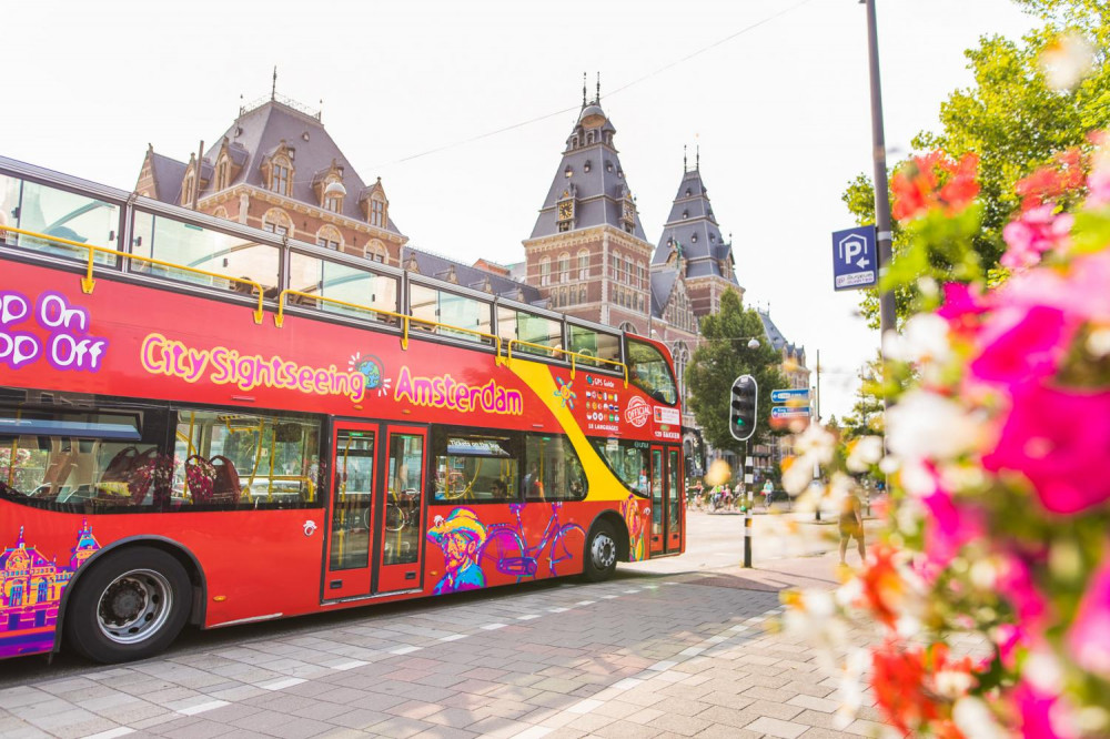 City Sightseeing Hop on Hop off Bus (24 hrs) with 1hr Canal Cruise