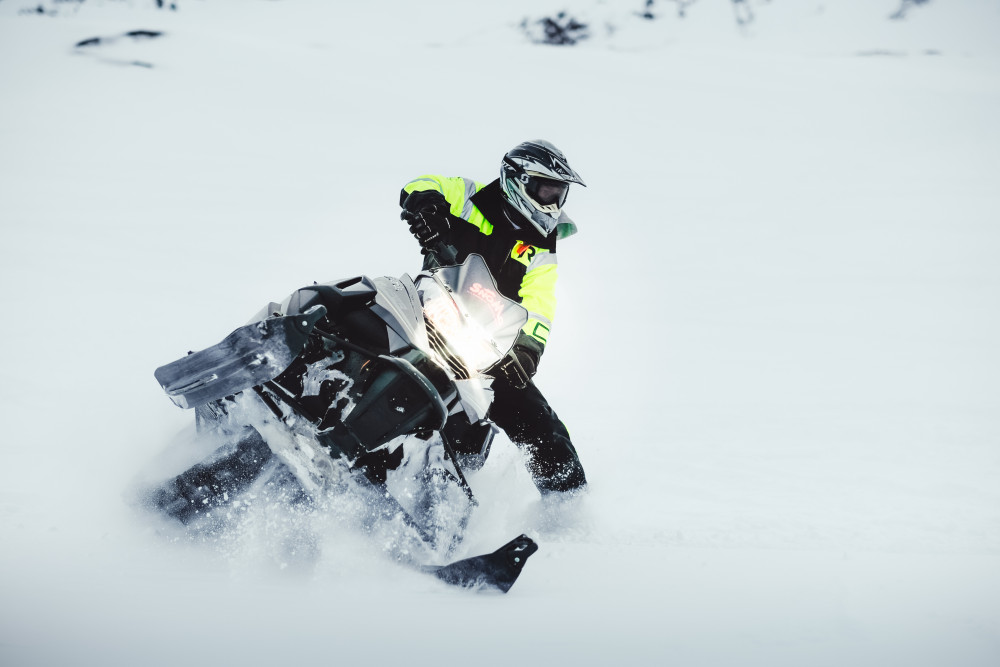 Glacier Rush – 1 Hour Fast Paced Snowmobile Ride