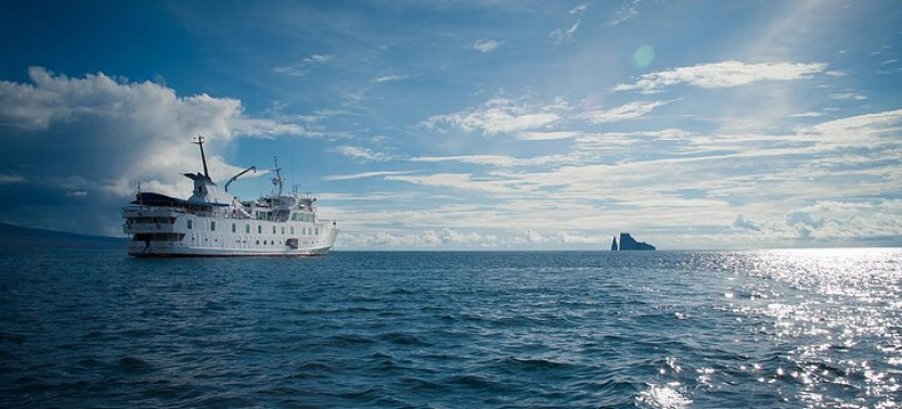 Yacht La Pinta Humboldt Isles Expedition (Thurs - Mon)