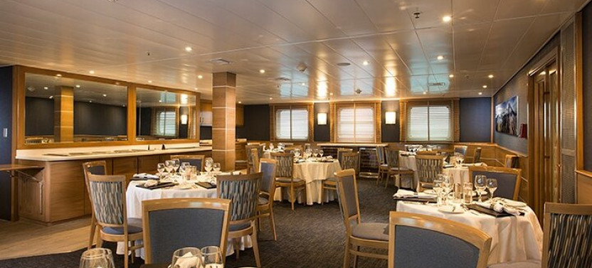 Yacht Isabela II Seabird Sanctuary Expedition (Mon - Fri)