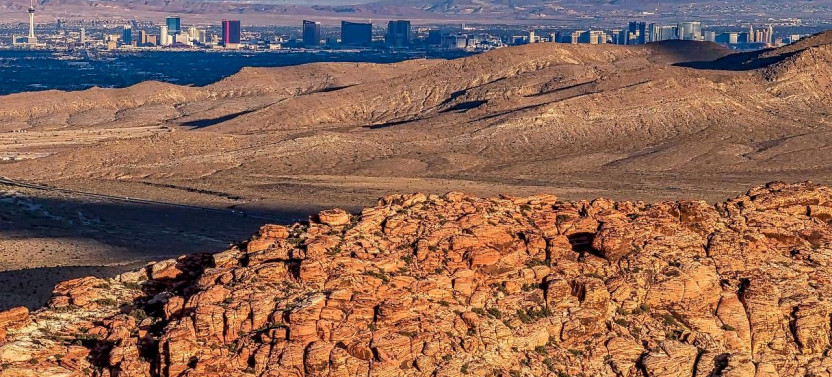Neon & Nature Helicopter Tour of Las Vegas and Red Rock Canyon