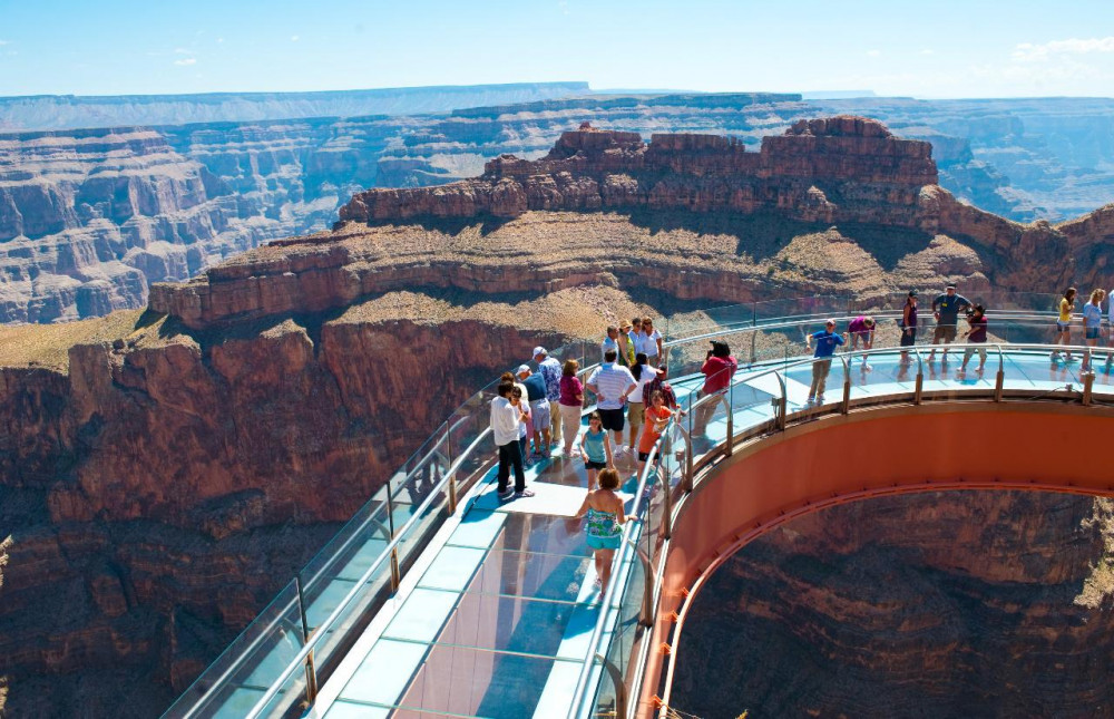 Helicopter Flight from Las Vegas to Grand Canyon Skywalk Odyssey ...