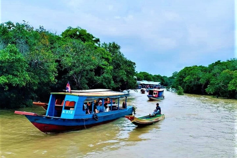 Floating Village-Mangroves Forest Private Tonle Sap Lake Cruise Tour