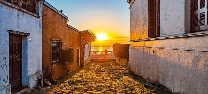 2 Days and 1 Night visiting Colonia and Montevideo Tour
