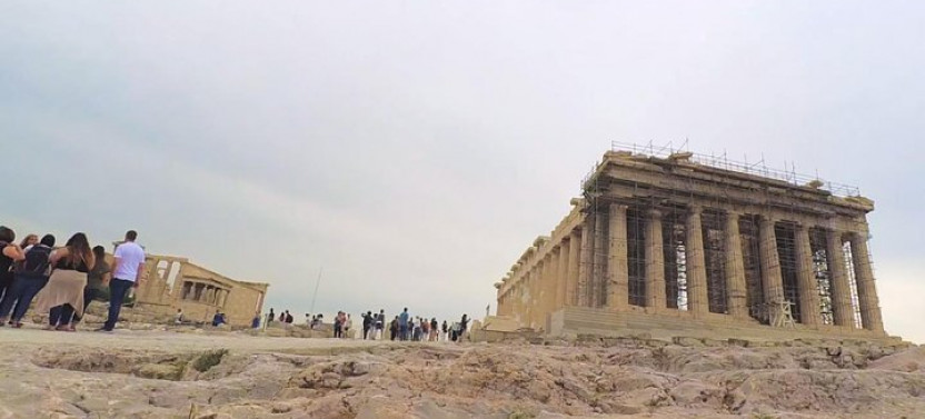 Athens Private Walking Tour: Acropolis, Plaka & Food Tastings