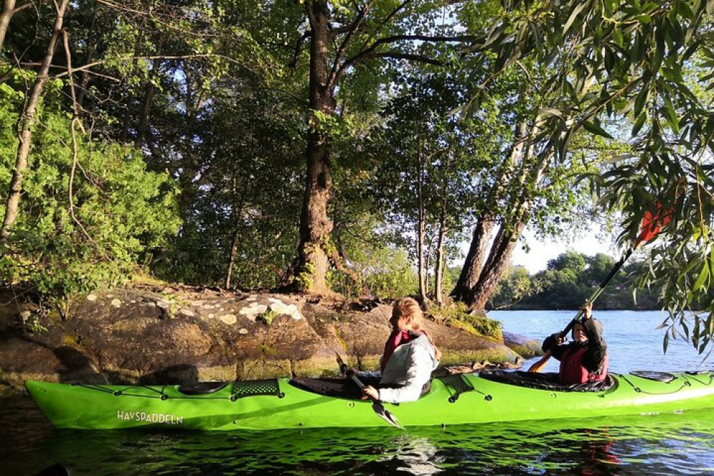 Stockholm Evening Kayak Tour With BBQ Dinner on an Island