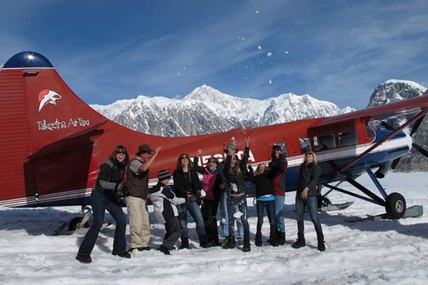2-Hour Small Group Grand Denali Plane Tour with Glacier Landing