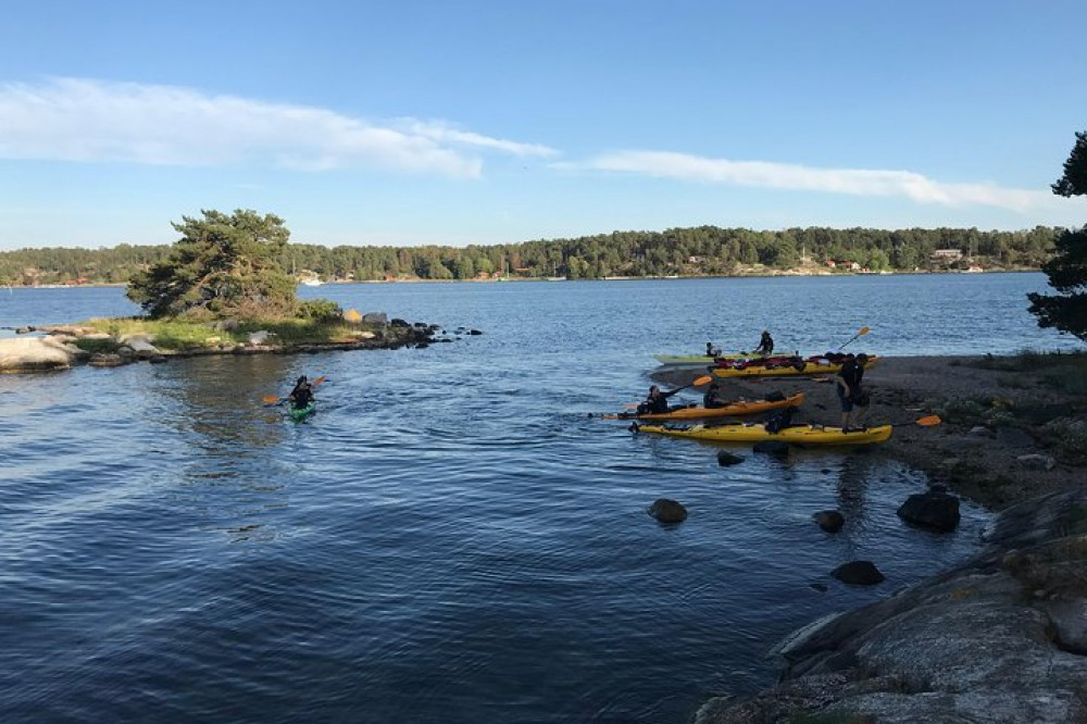 Full Day Kayaking Tour of the Stockholm Archipelago with Lunch