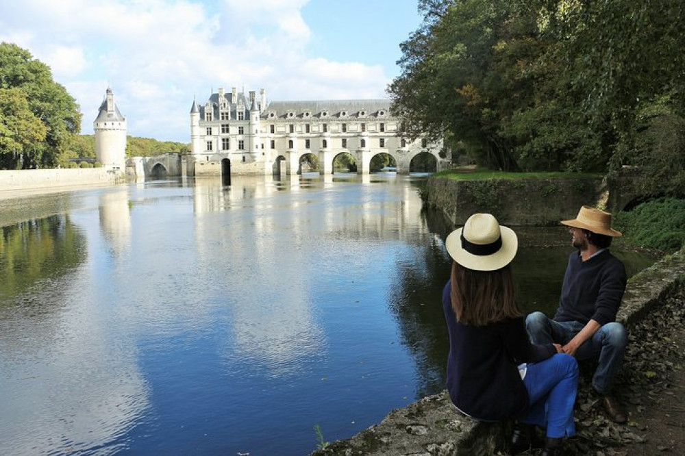 Loire Valley Day Tour: Chambord & Chenonceau + Lunch at a Private Castle