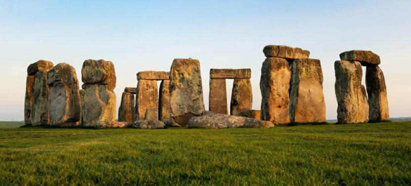 London Buckingham Palace and Stonehenge Tour