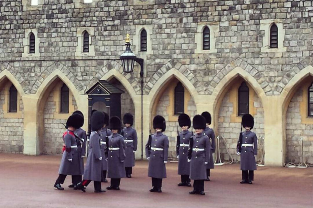London Buckingham Palace and Windsor Castle Tour