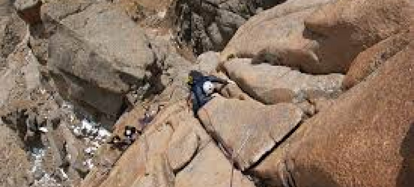 Full Day Multiptich Rock Climbing In Arenales