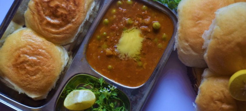Mumbai Street Food Experience in a Local Home with Reshma