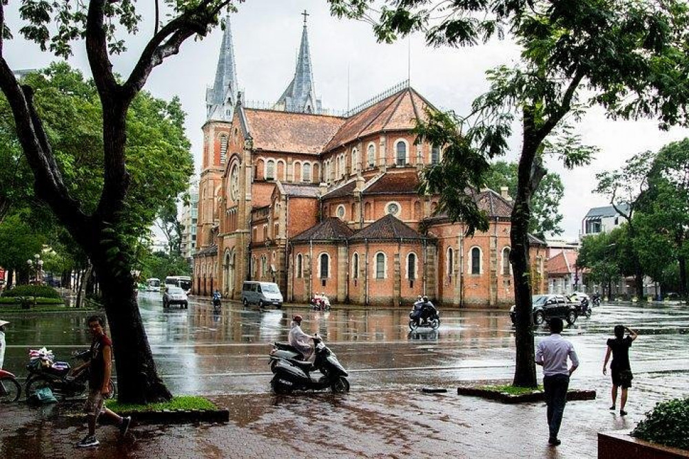 Cu Chi Tunnels & Ho Chi Minh City Historical Tour