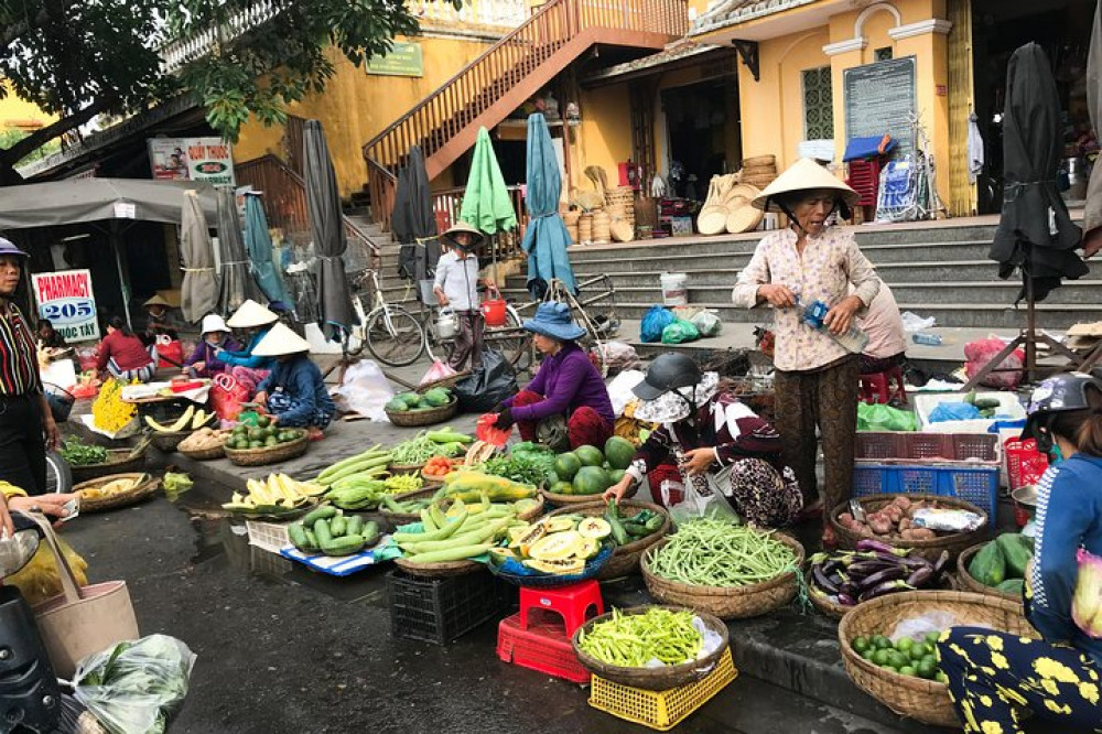 Hoianian's Beliefs And Vegetarian Dinner From Hoi An