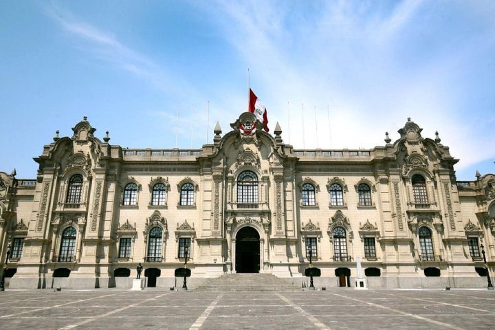 Small-Group Palaces and Historical Buildings in Lima