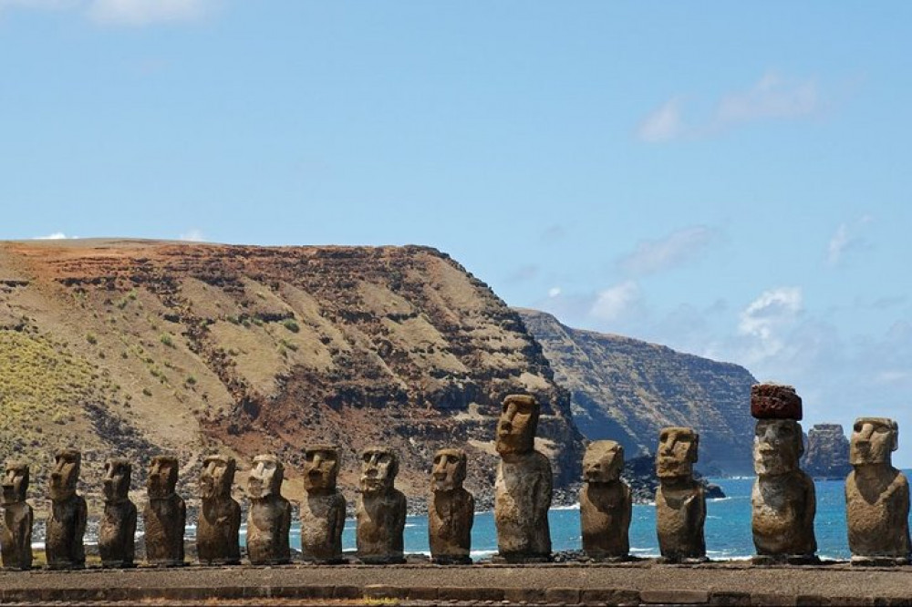 5 Day Discover Easter Island and Its Famous Stone Statues