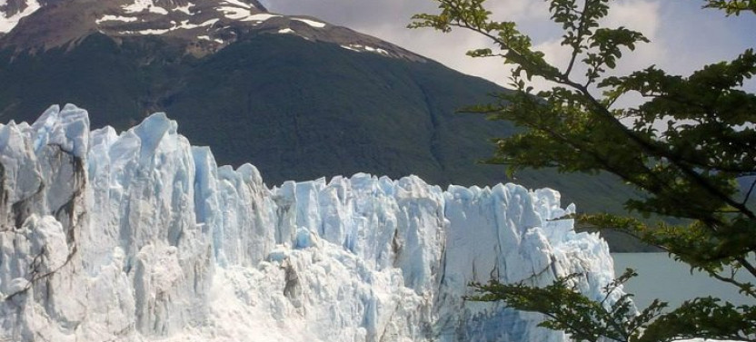 2 Days and 1 Night El Calafate Experience with Airfare from Buenos Aires