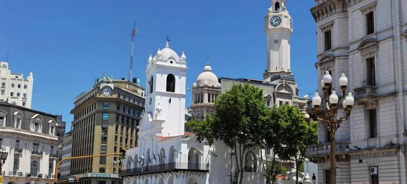 Walking Tour of the Plaza de Mayo in Buenos Aires