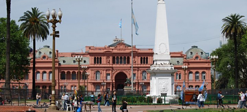 Walking Tour of the Plaza de Mayo in Buenos Aires