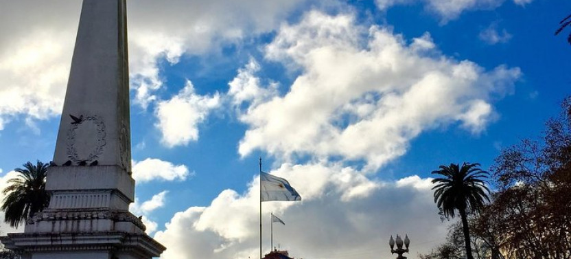 Walking Tour of the Plaza de Mayo in Buenos Aires