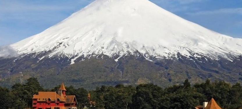 Premium Full day Tour to Osorno Volcano and Petrohue in Puerto Varas