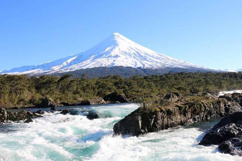 Premium Full day Tour to Osorno Volcano and Petrohue in Puerto Varas