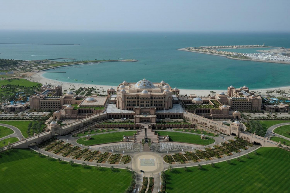 Abu Dhabi Tour with High Tea at Emirates Palace