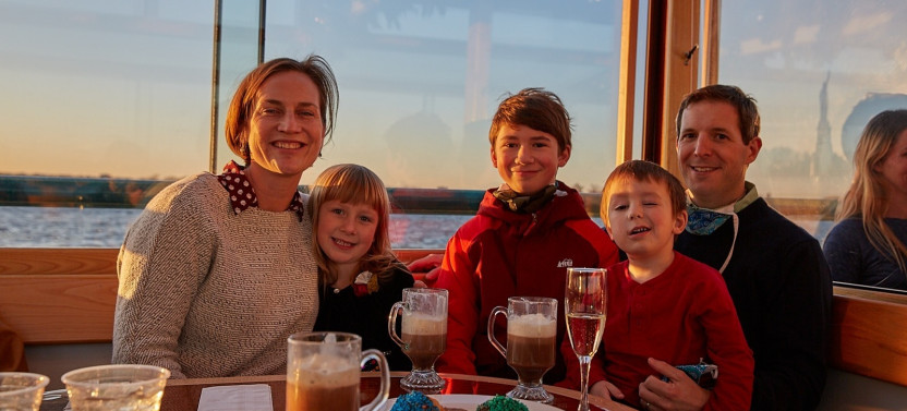 Statue & Skyline Holiday Cocoa Cruise