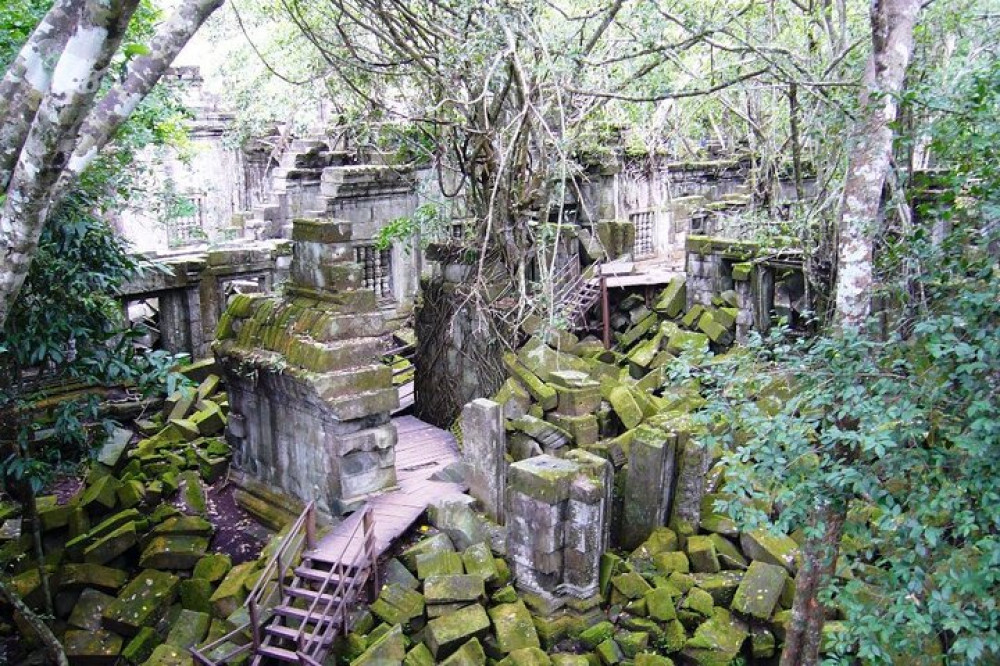 Two Day Private Angkor Complex Tour, Beng Mealea + Kampong Phluk Village