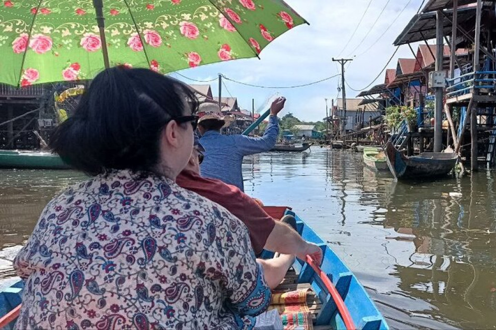 Private Tour To Bakong Temple And Sunset At Tonle Sap Lake