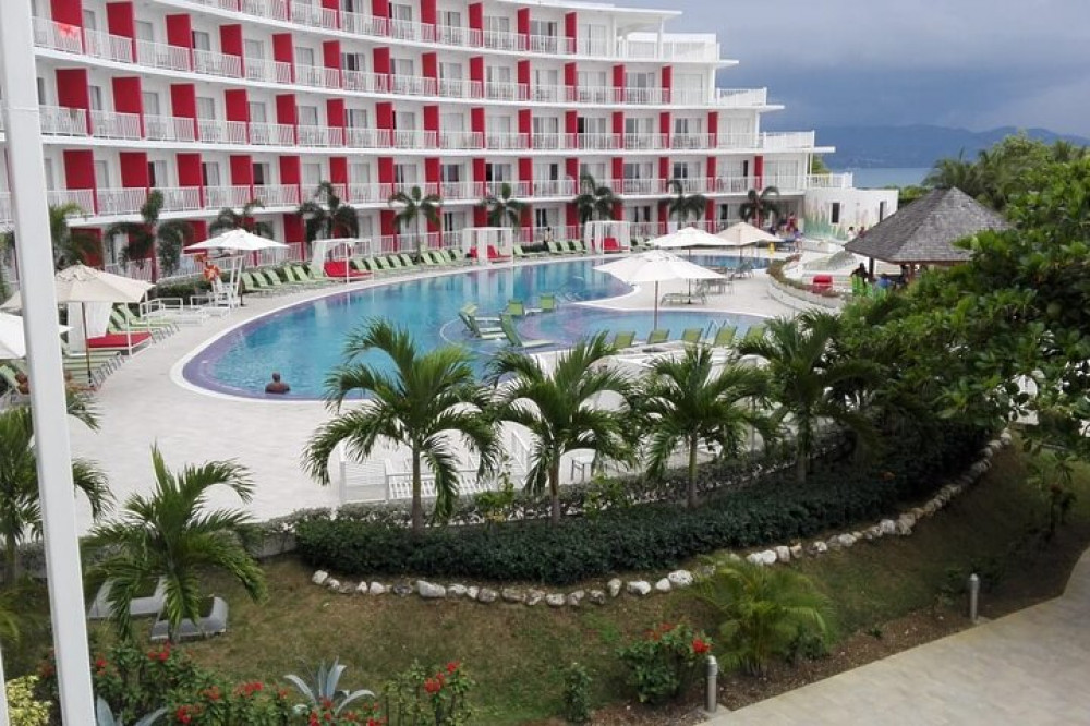 Private Airport Transfer To Royal Decameron Cornwall Beach Resort