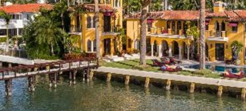 Boat Tour In Miami With A Free Drink