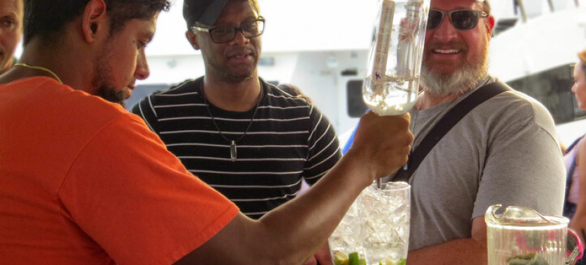 Boat Tour In Miami With A Free Drink
